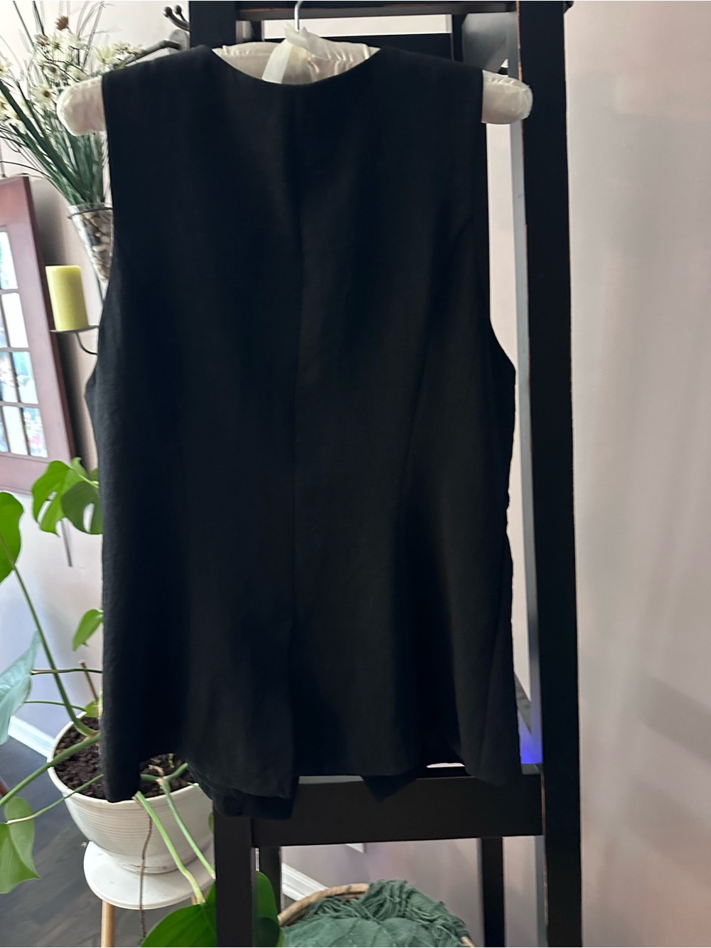 Women’s Signature Crepe Long Line Vest - Picture 3 of 4